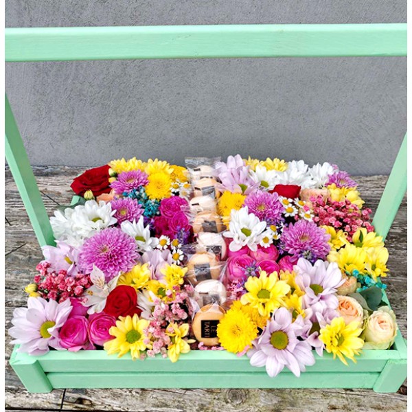 Подарочный набор Цветы и печенье macaroon