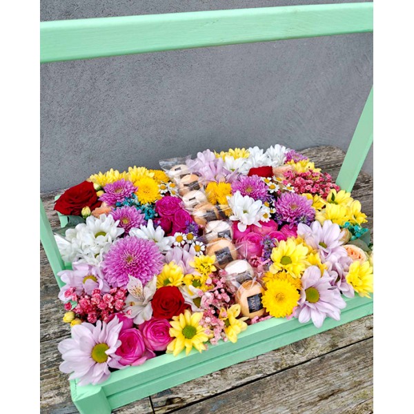 Подарочный набор Цветы и печенье macaroon